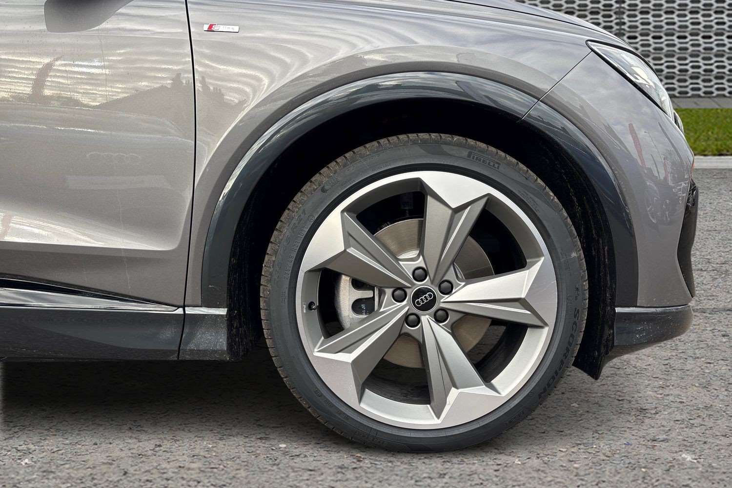 Used Audi Q4 e-tron 2025 for sale - 76475828: Photo 5