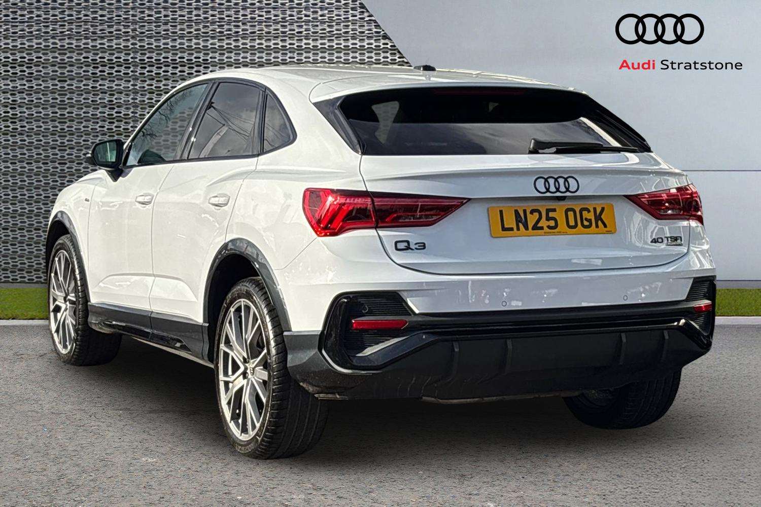 Used Audi Q3 2025 for sale - 76576061: Photo 3