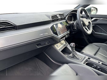 Used Audi Q3 2023 for sale - 76100644: Photo 2