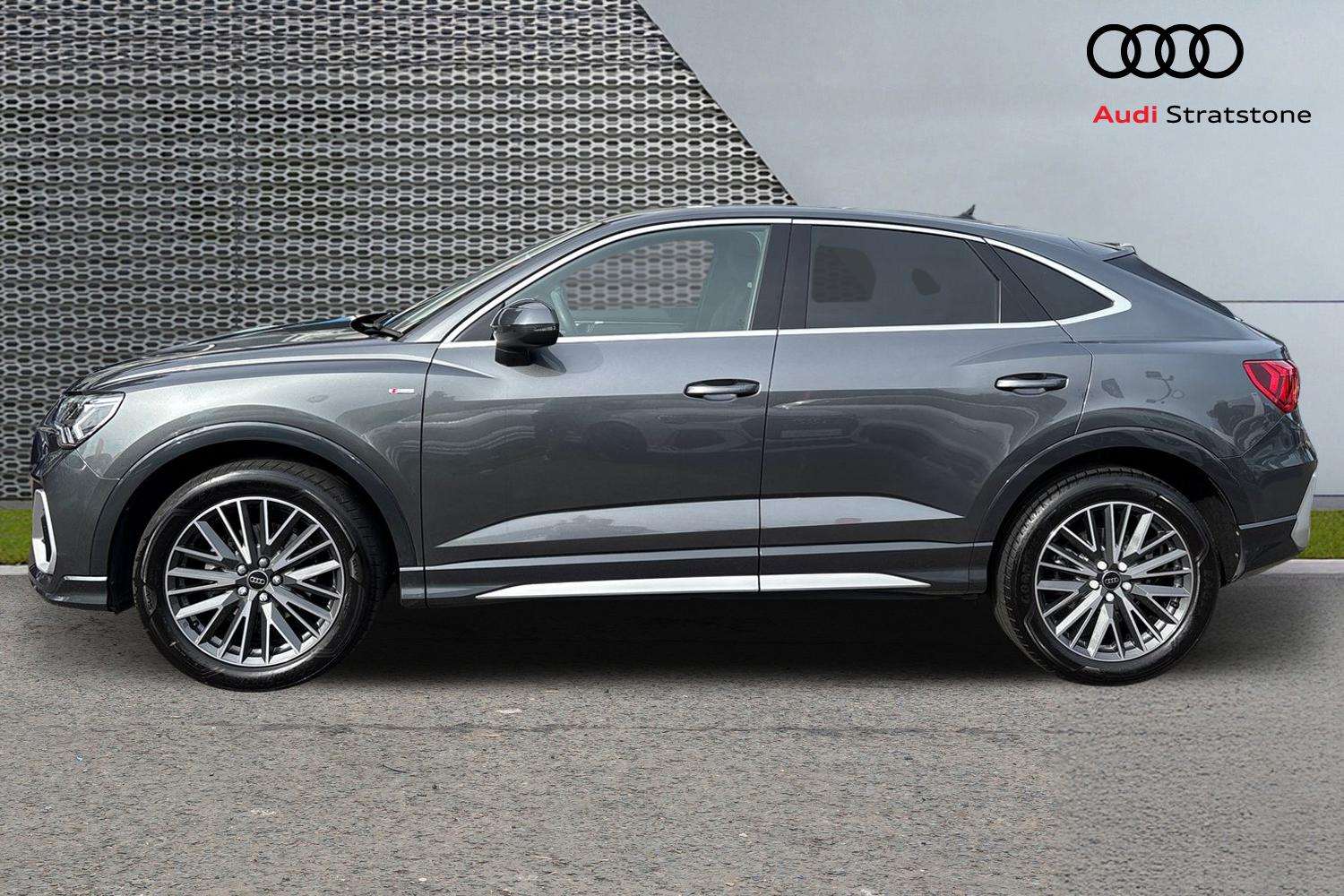 Used Audi Q3 2023 for sale - 76100644: Photo 8