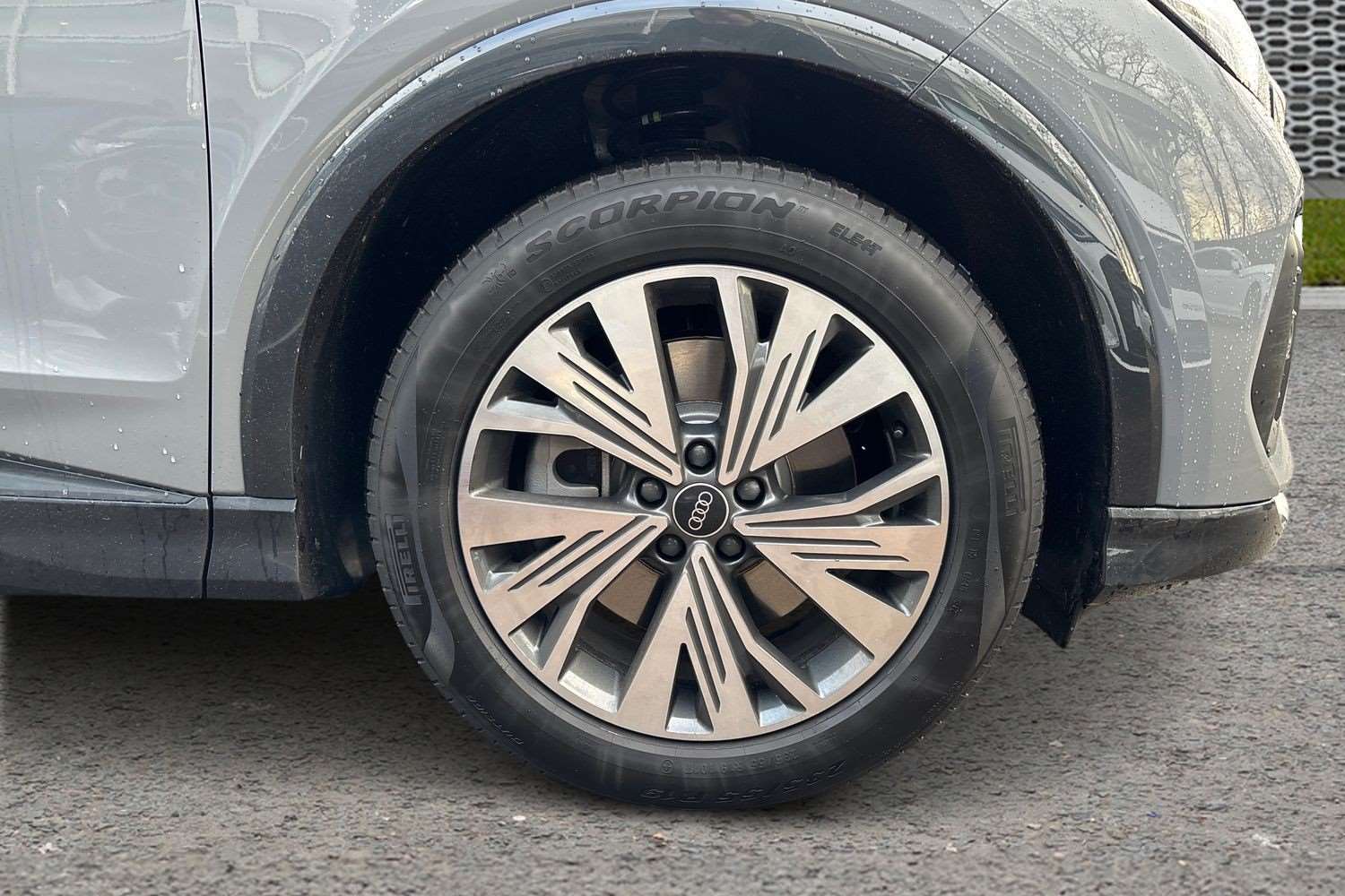 Used Audi Q4 e-tron 2026 for sale - 77347929: Photo 5