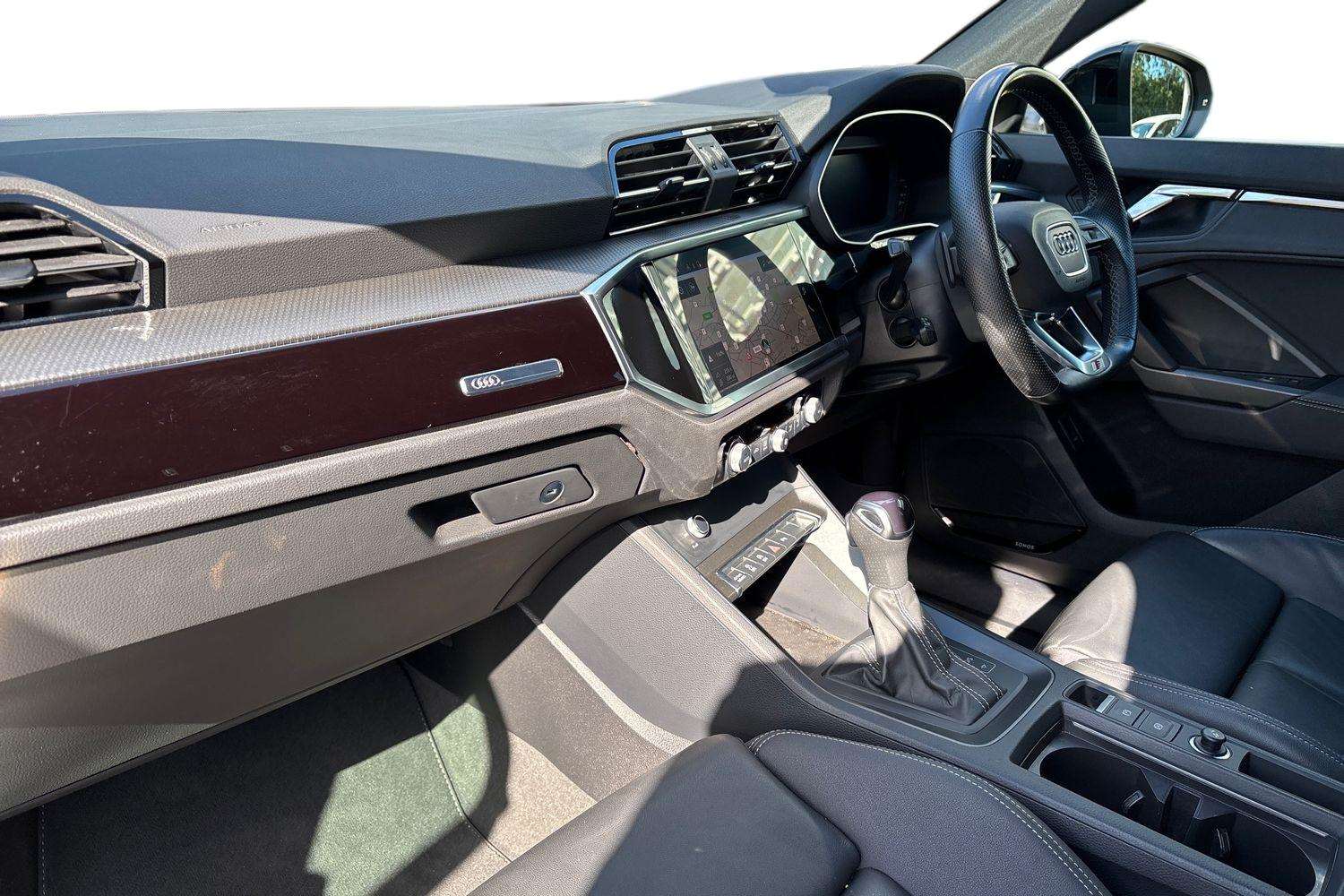 Used Audi Q3 2023 for sale - 76034666: Photo 2