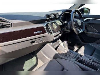 Used Audi Q3 2023 for sale - 76034666: Photo 2