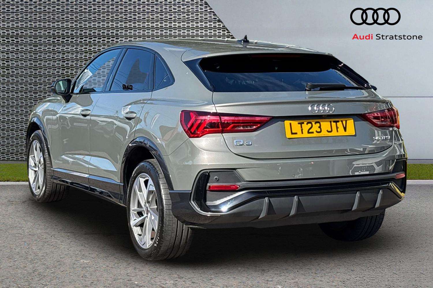 Used Audi Q3 2023 for sale - 76034666: Photo 3