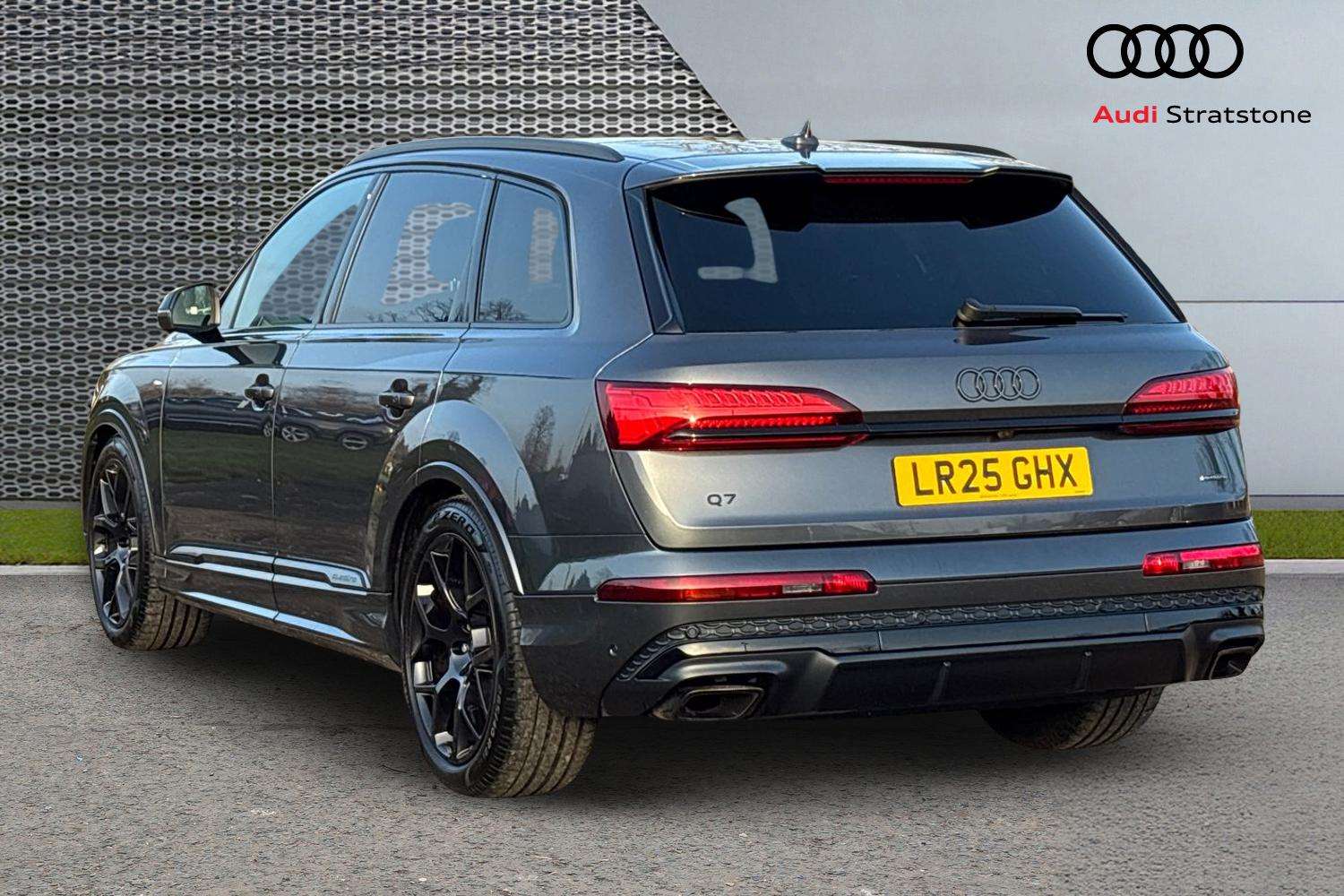 Used Audi Q7 2025 for sale - 77756639: Photo 3