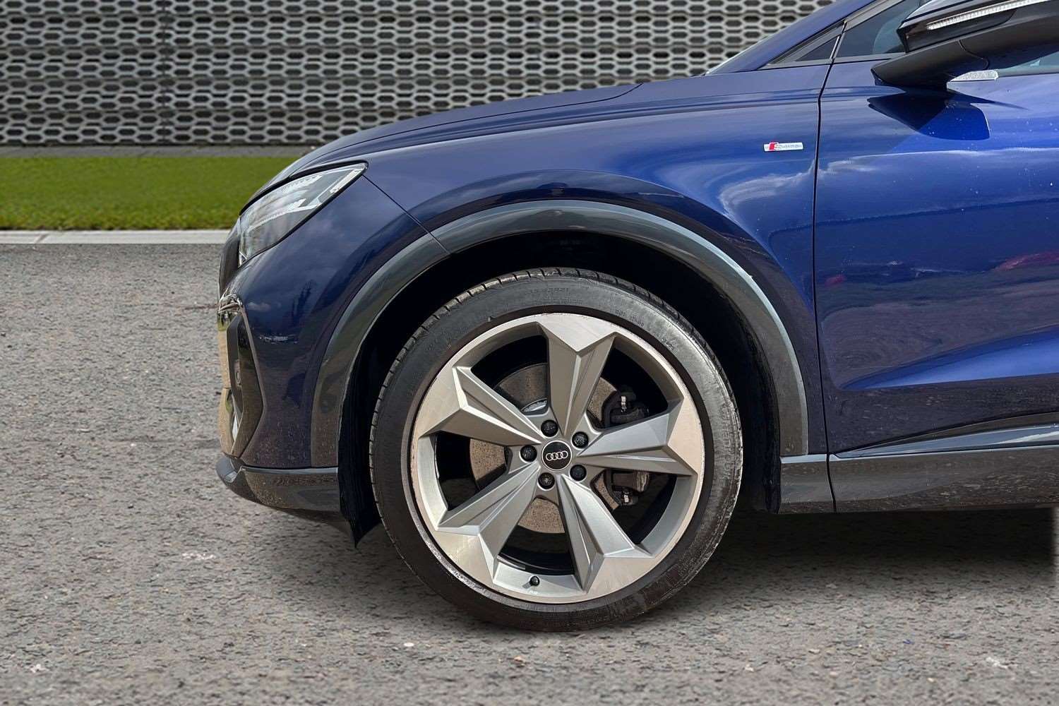 Used Audi Q4 e-tron 2023 for sale - 78037808: Photo 11