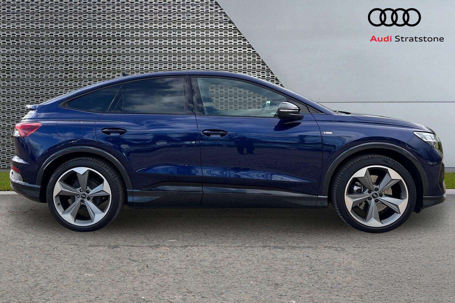Used Audi Q4 e-tron 2023 for sale - 78037808: Photo 4