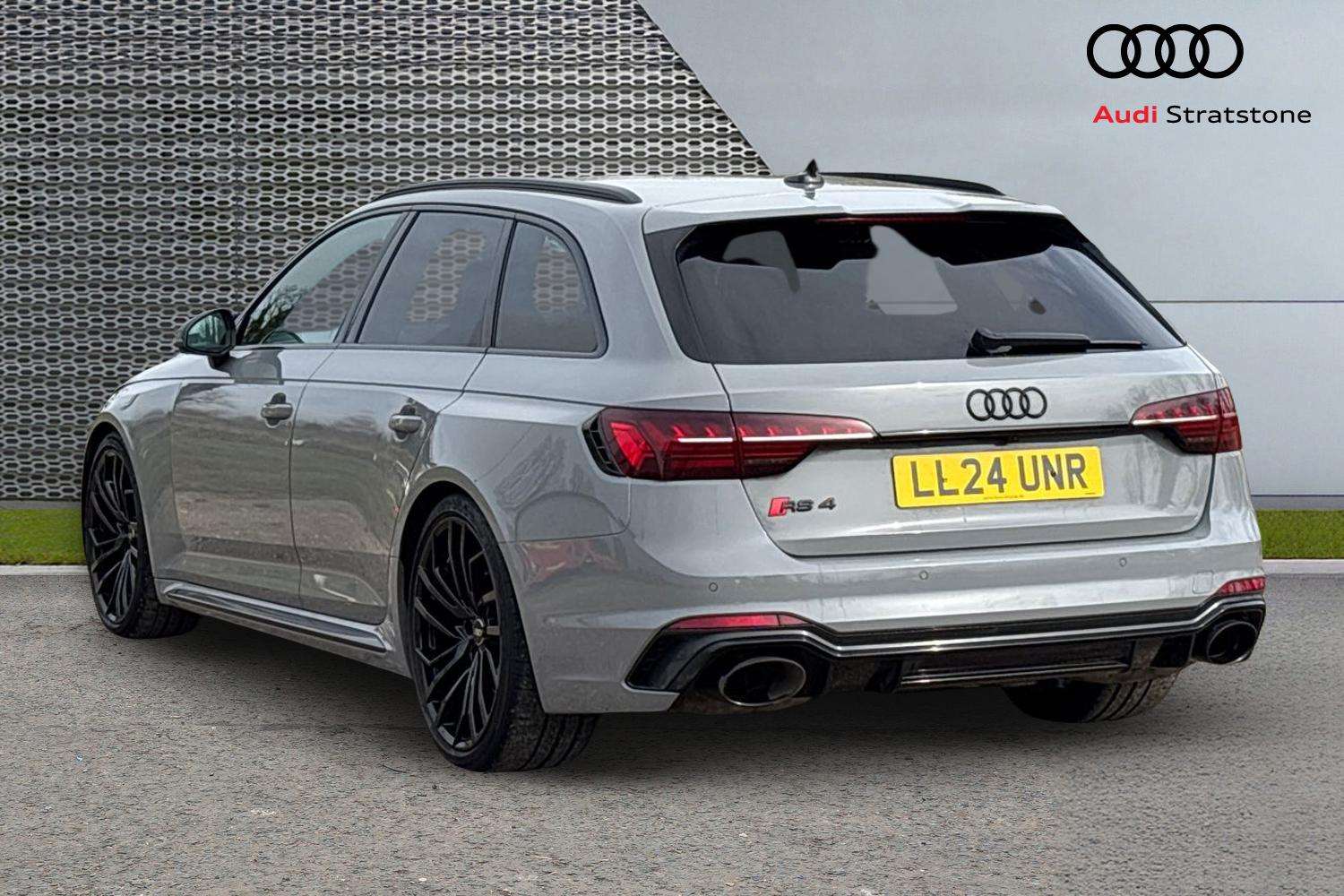 Used Audi RS4 2024 for sale - 77972890: Photo 3