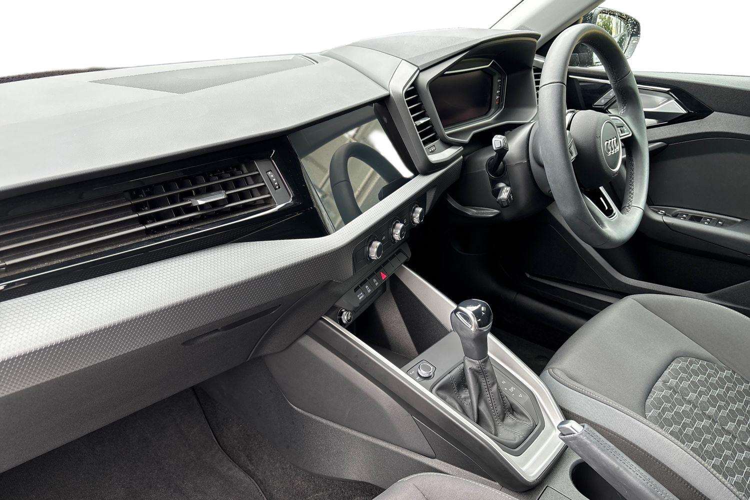 Used Audi A1 2024 for sale - 76141588: Photo 2