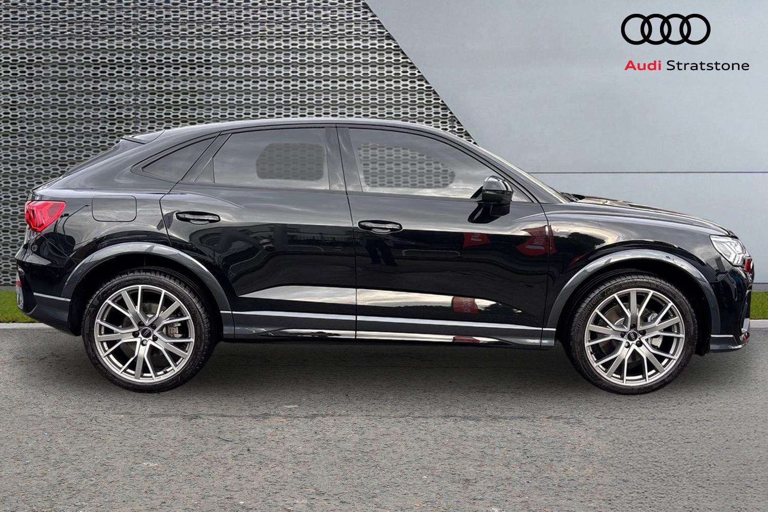 Used Audi Q3 2025 for sale - 76889877: Photo 4