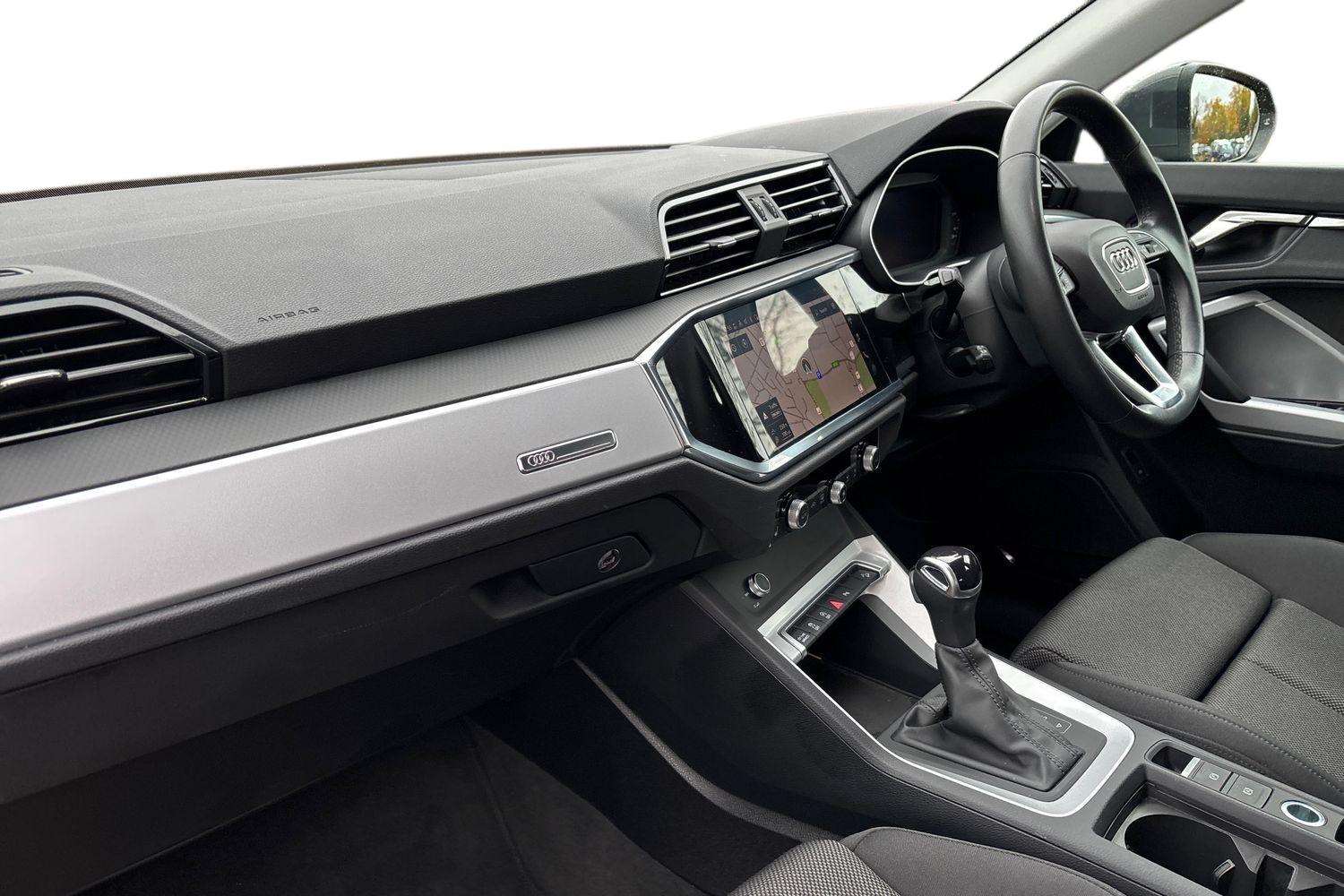 Used Audi Q3 2023 for sale - 76475757: Photo 2