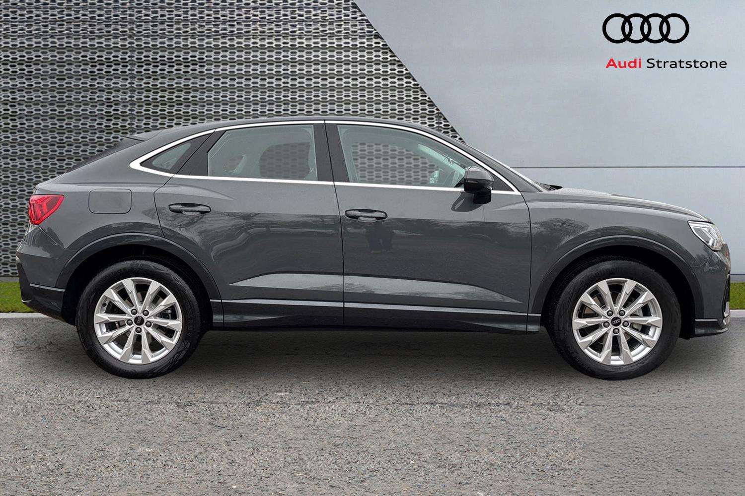 Used Audi Q3 2023 for sale - 76475757: Photo 4