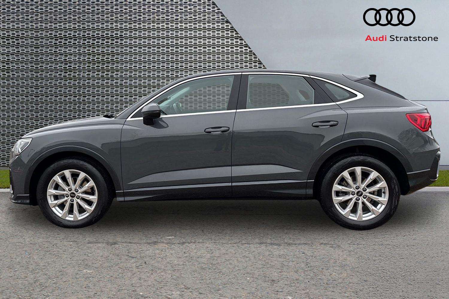 Used Audi Q3 2023 for sale - 76475757: Photo 8