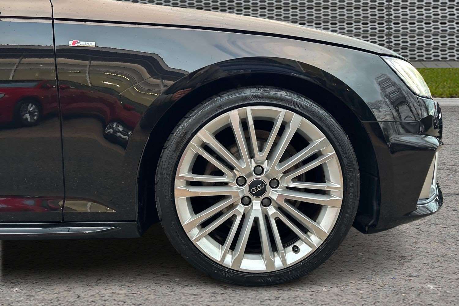 Used Audi A4 2019 for sale - 76692020: Photo 5