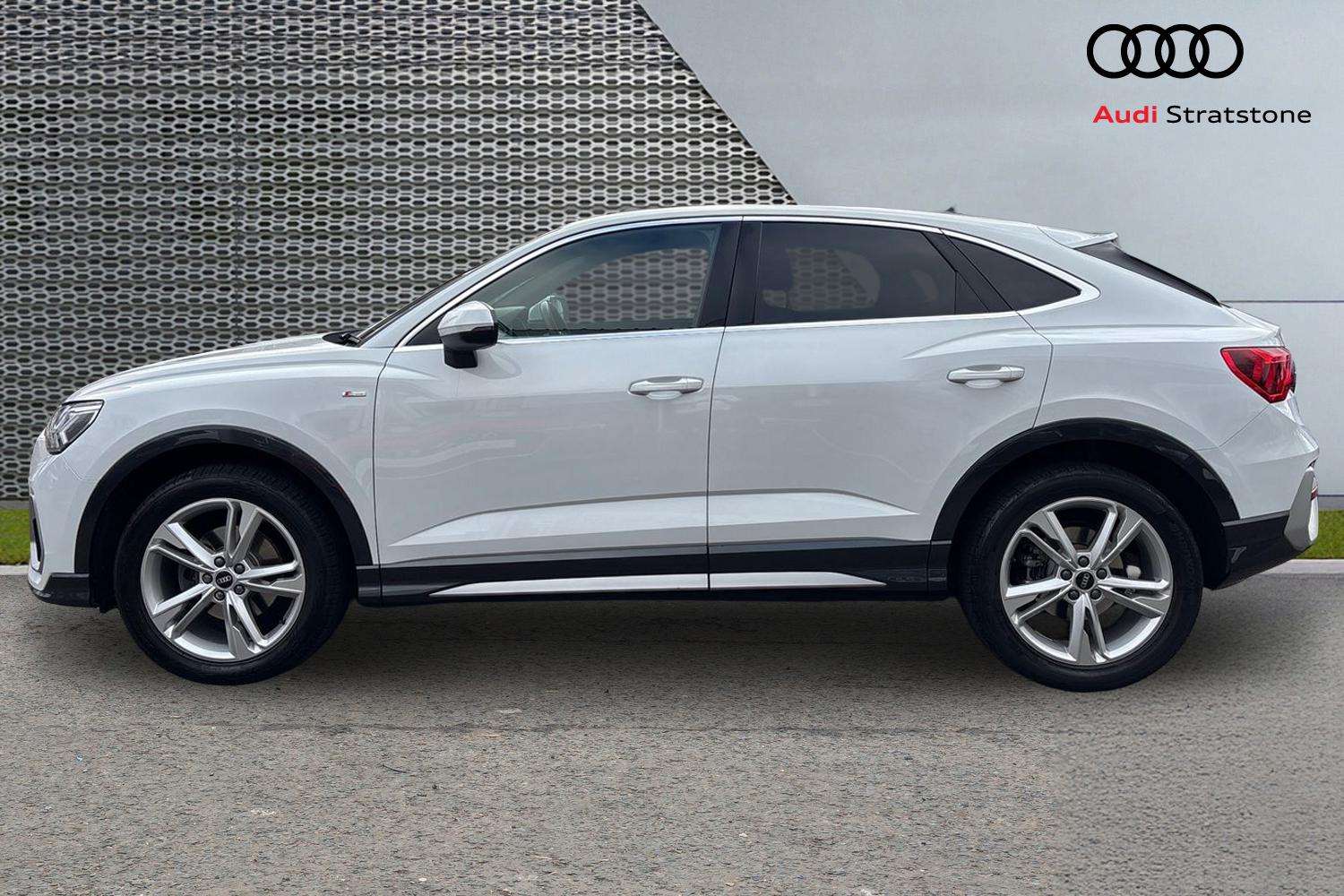 Used Audi Q3 2021 for sale - 76529240: Photo 8