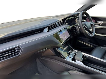 Used Audi Q8 2024 for sale - 79467122: Photo