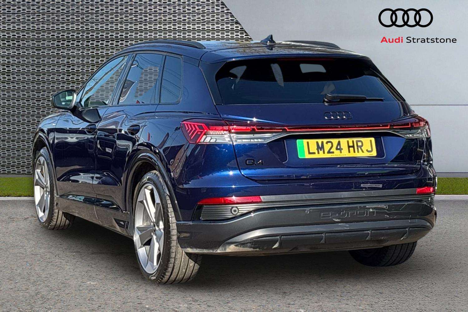 Used Audi Q4 e-tron 2024 for sale - 78173620: Photo 3