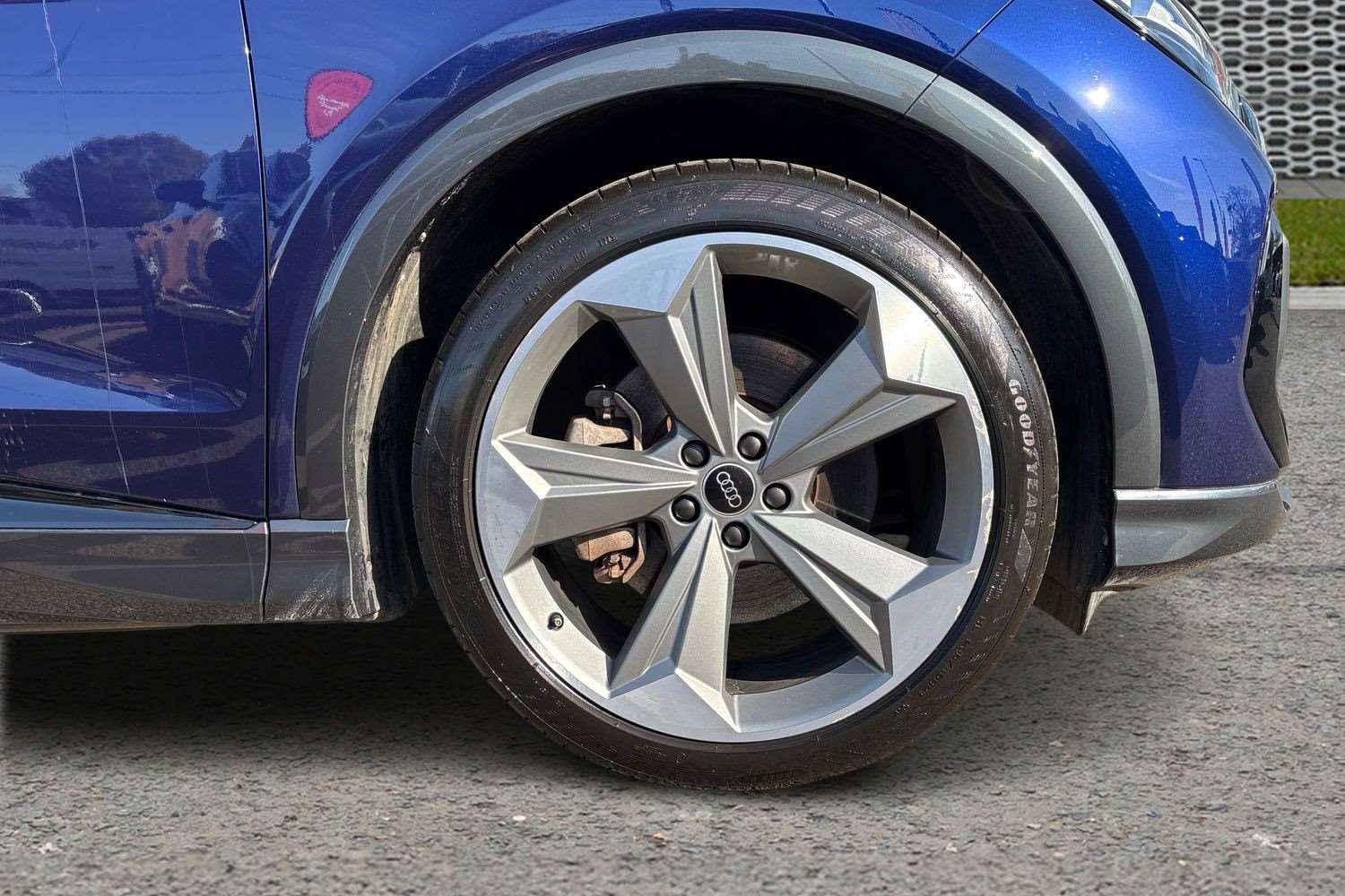 Used Audi Q4 e-tron 2024 for sale - 78173620: Photo 5