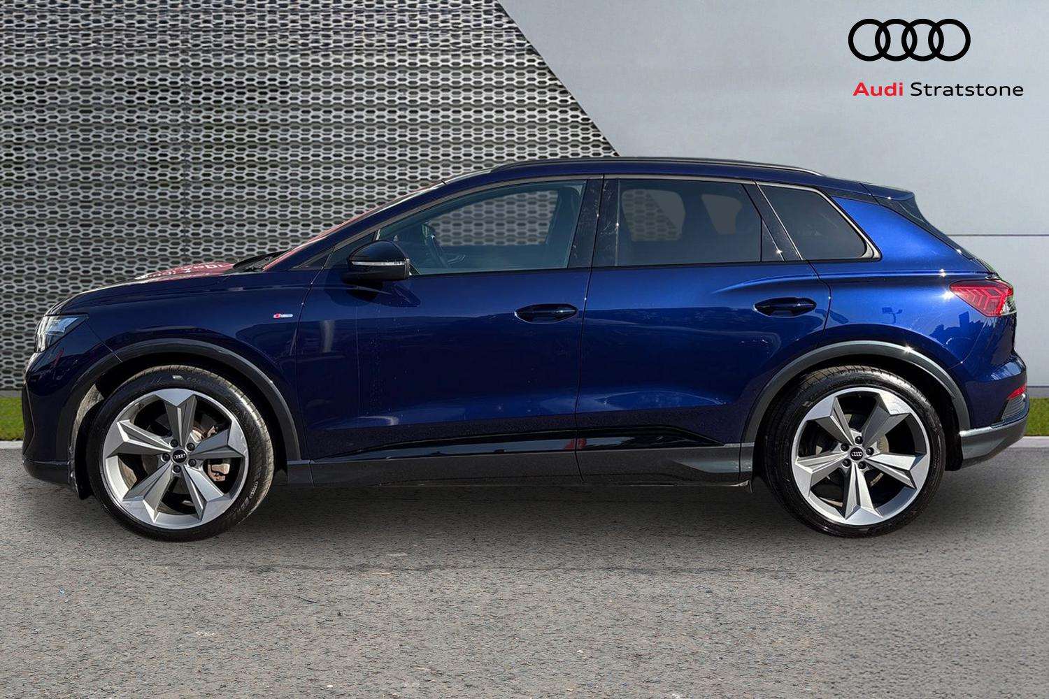 Used Audi Q4 e-tron 2024 for sale - 78173620: Photo 8