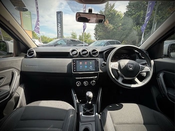 Used Dacia Duster 2022 for sale - 79552465: Photo