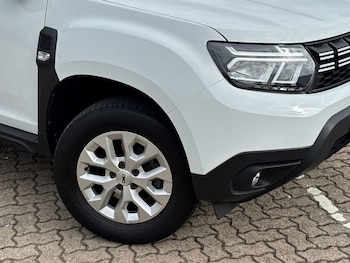 Used Dacia Duster 2023 for sale - 79195873: Photo