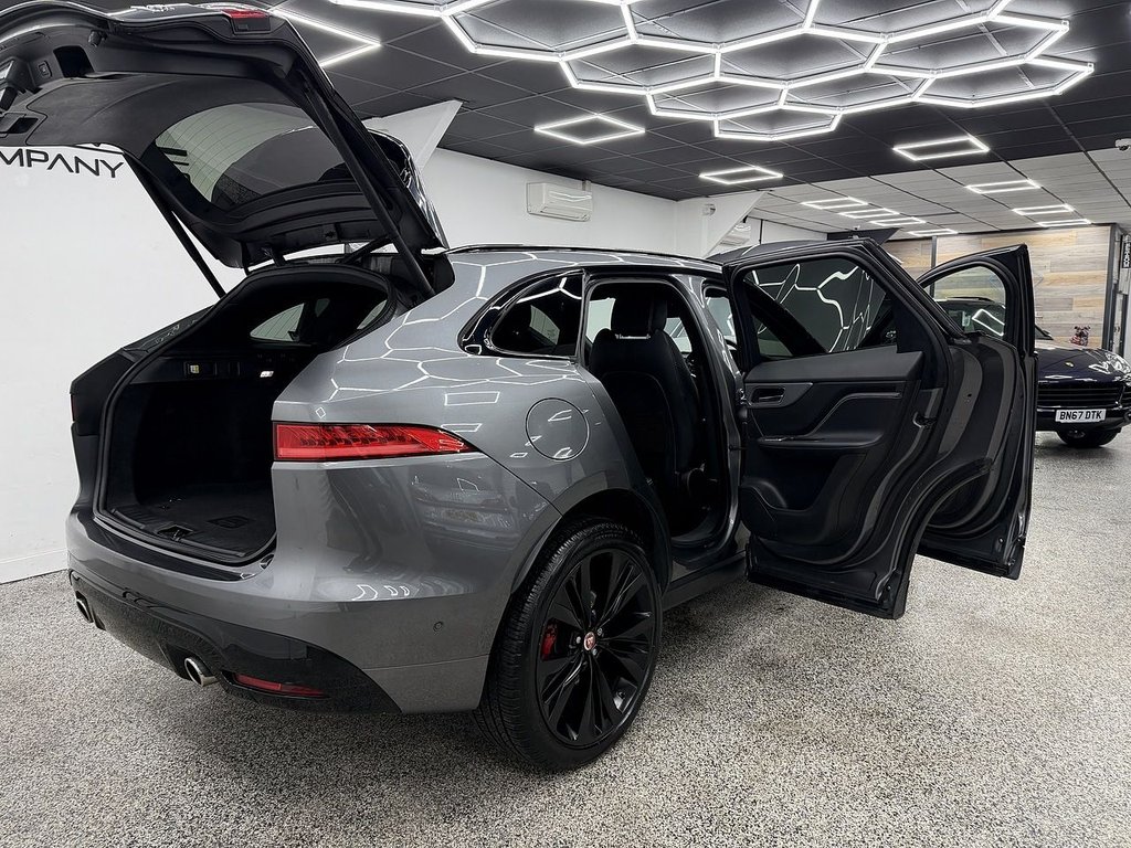 Used Jaguar F-Pace 2017 for sale - 77231943: Photo 10