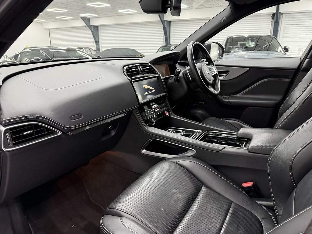 Used Jaguar F-Pace 2017 for sale - 77231943: Photo 20