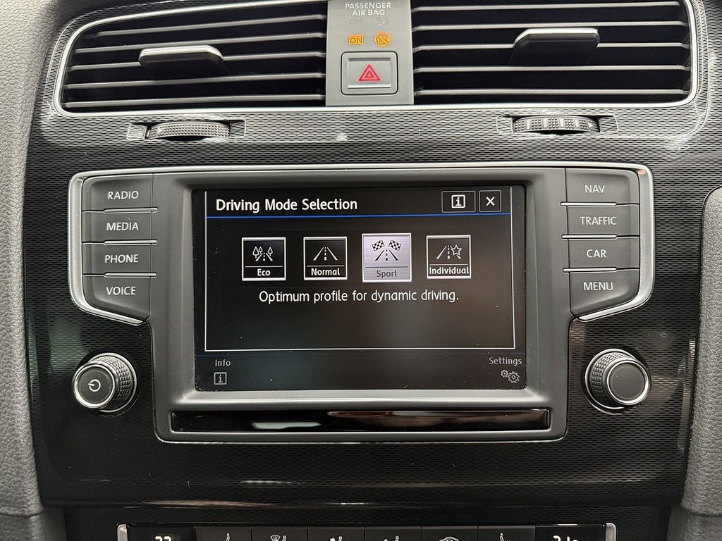 Used Volkswagen Golf 2017 for sale - 77195327: Photo 31