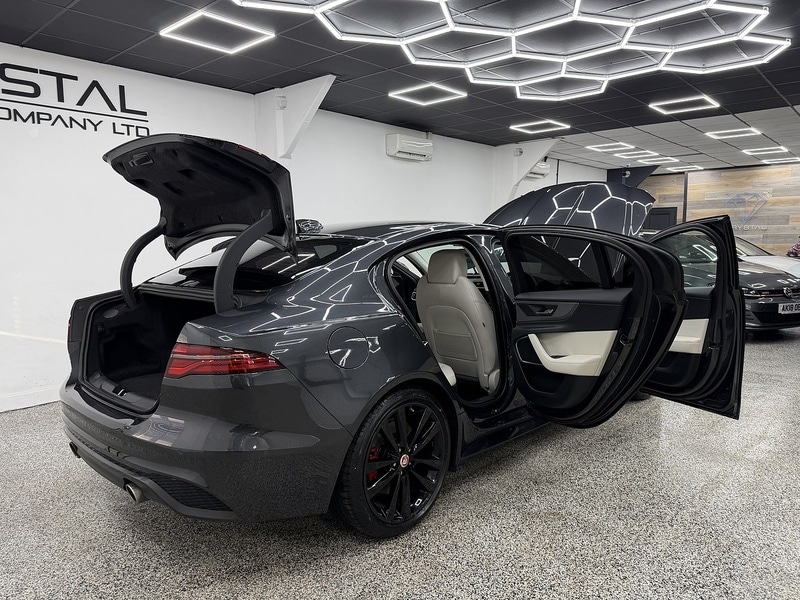 Used Jaguar XE 2020 for sale - 76707319: Photo 10