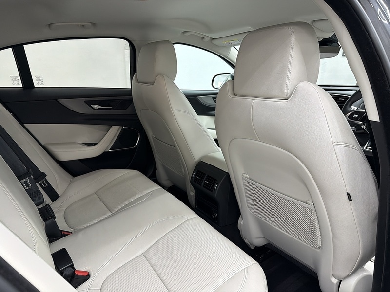 Used Jaguar XE 2020 for sale - 76707319: Photo 17