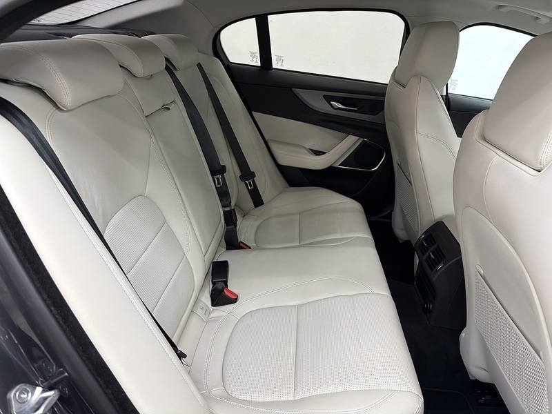 Used Jaguar XE 2020 for sale - 76707319: Photo 18