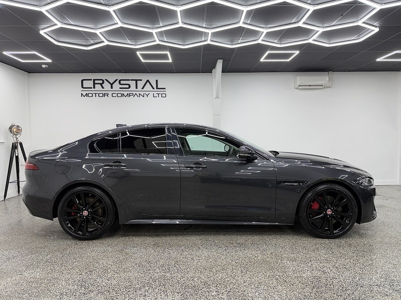 Used Jaguar XE 2020 for sale - 76707319: Photo 2