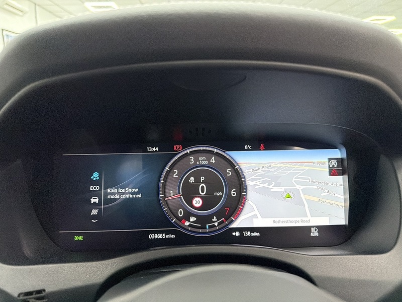 Used Jaguar XE 2020 for sale - 76707319: Photo 26