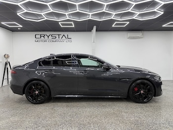 Used Jaguar XE 2020 for sale - 76707319: Photo