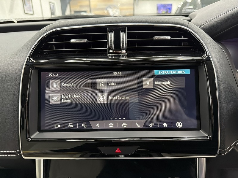 Used Jaguar XE 2020 for sale - 76707319: Photo 32