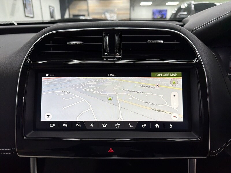 Used Jaguar XE 2020 for sale - 76707319: Photo 33