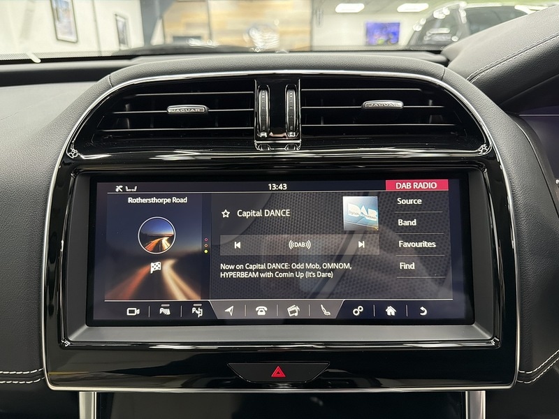 Used Jaguar XE 2020 for sale - 76707319: Photo 35