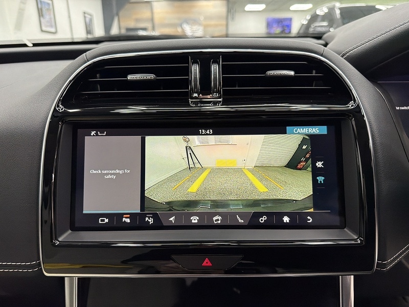 Used Jaguar XE 2020 for sale - 76707319: Photo 37