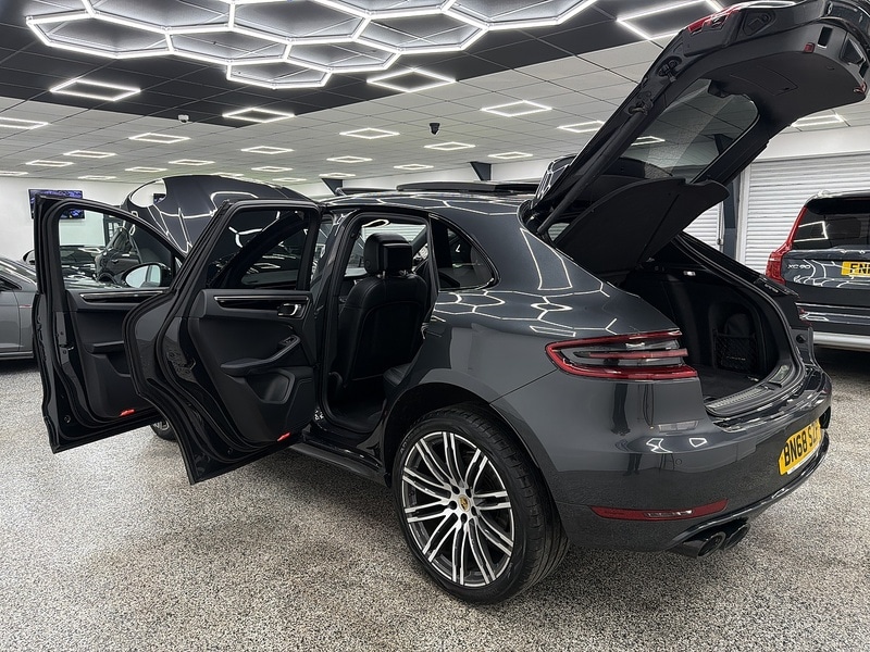Used Porsche Macan 2018 for sale - 76707317: Photo 12