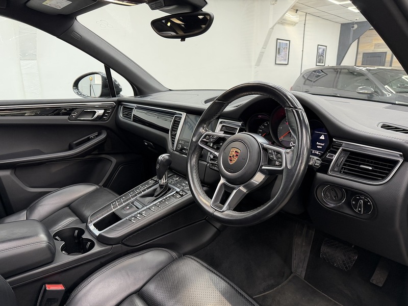 Used Porsche Macan 2018 for sale - 76707317: Photo 16