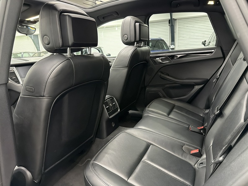 Used Porsche Macan 2018 for sale - 76707317: Photo 19