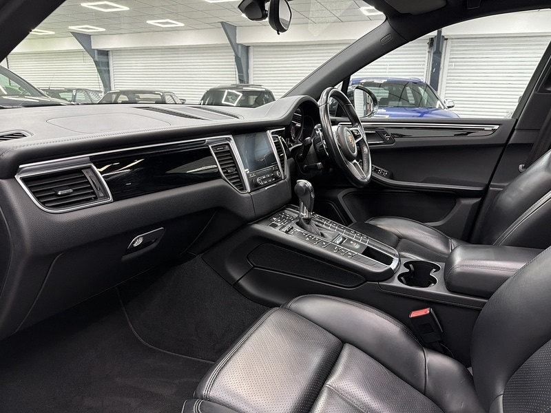 Used Porsche Macan 2018 for sale - 76707317: Photo 20