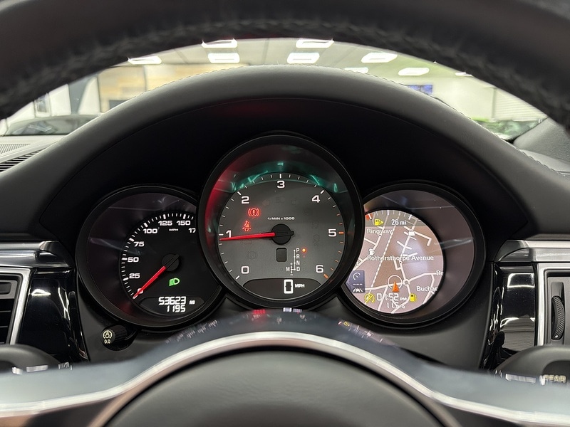 Used Porsche Macan 2018 for sale - 76707317: Photo 22