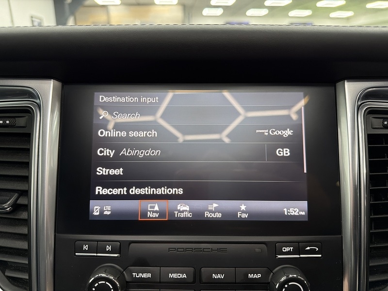 Used Porsche Macan 2018 for sale - 76707317: Photo 28