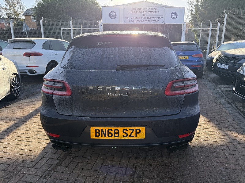 Used Porsche Macan 2018 for sale - 76707317: Photo 3