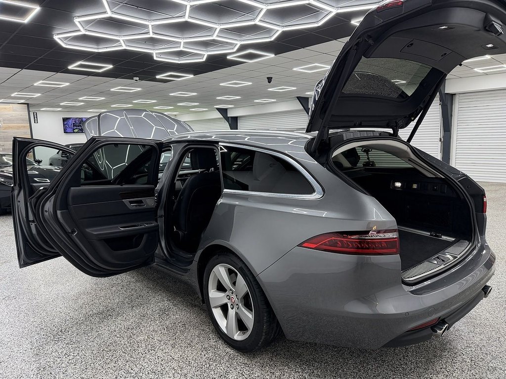 Used Jaguar XF 2018 for sale - 77195319: Photo 10