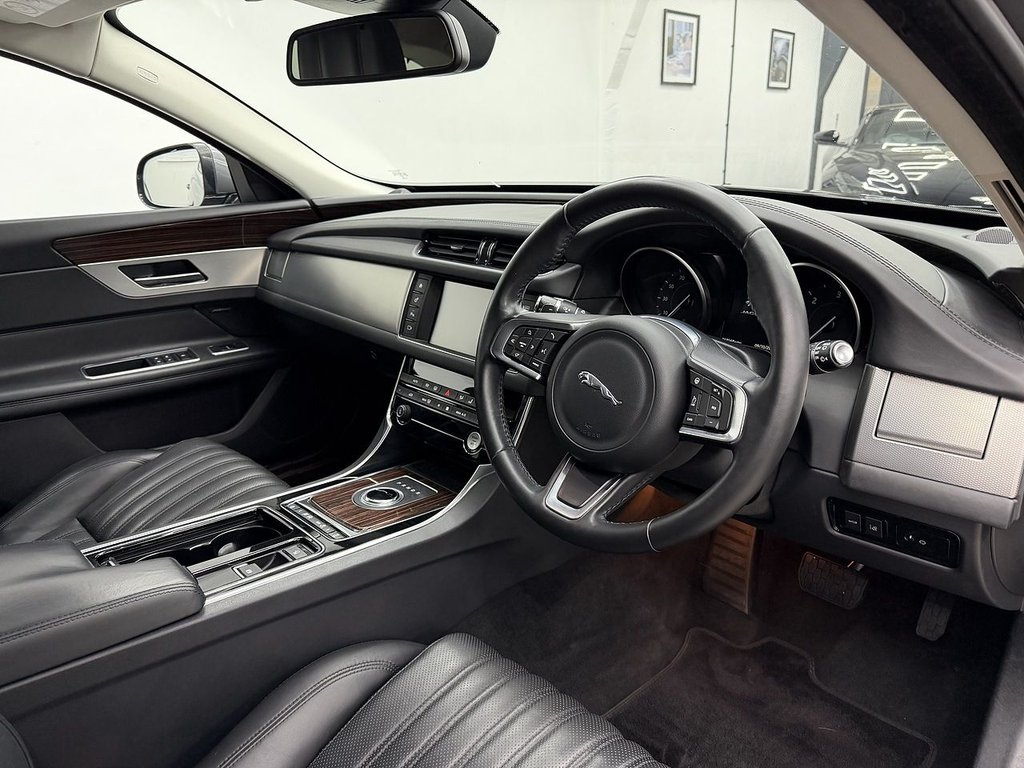 Used Jaguar XF 2018 for sale - 77195319: Photo 14