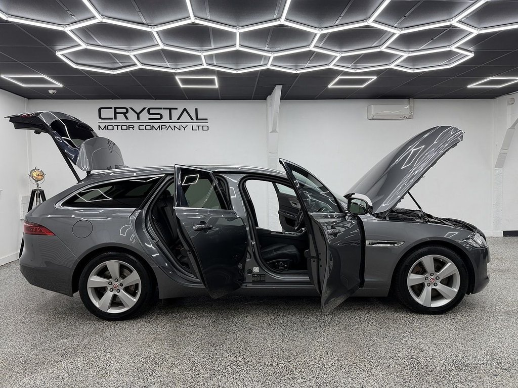 Used Jaguar XF 2018 for sale - 77195319: Photo 7