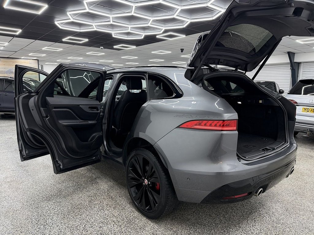 Used Jaguar F-Pace 2017 for sale - 77195288: Photo 12