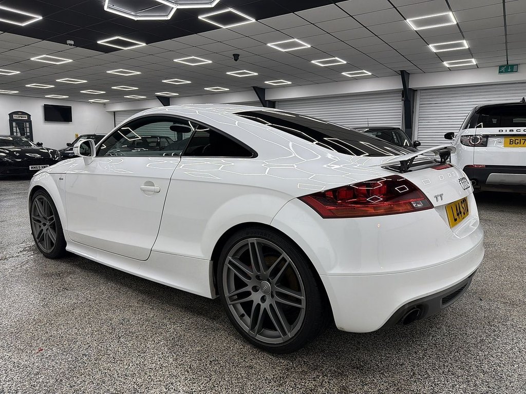 Used Audi TT 2011 for sale - 77231952: Photo 5